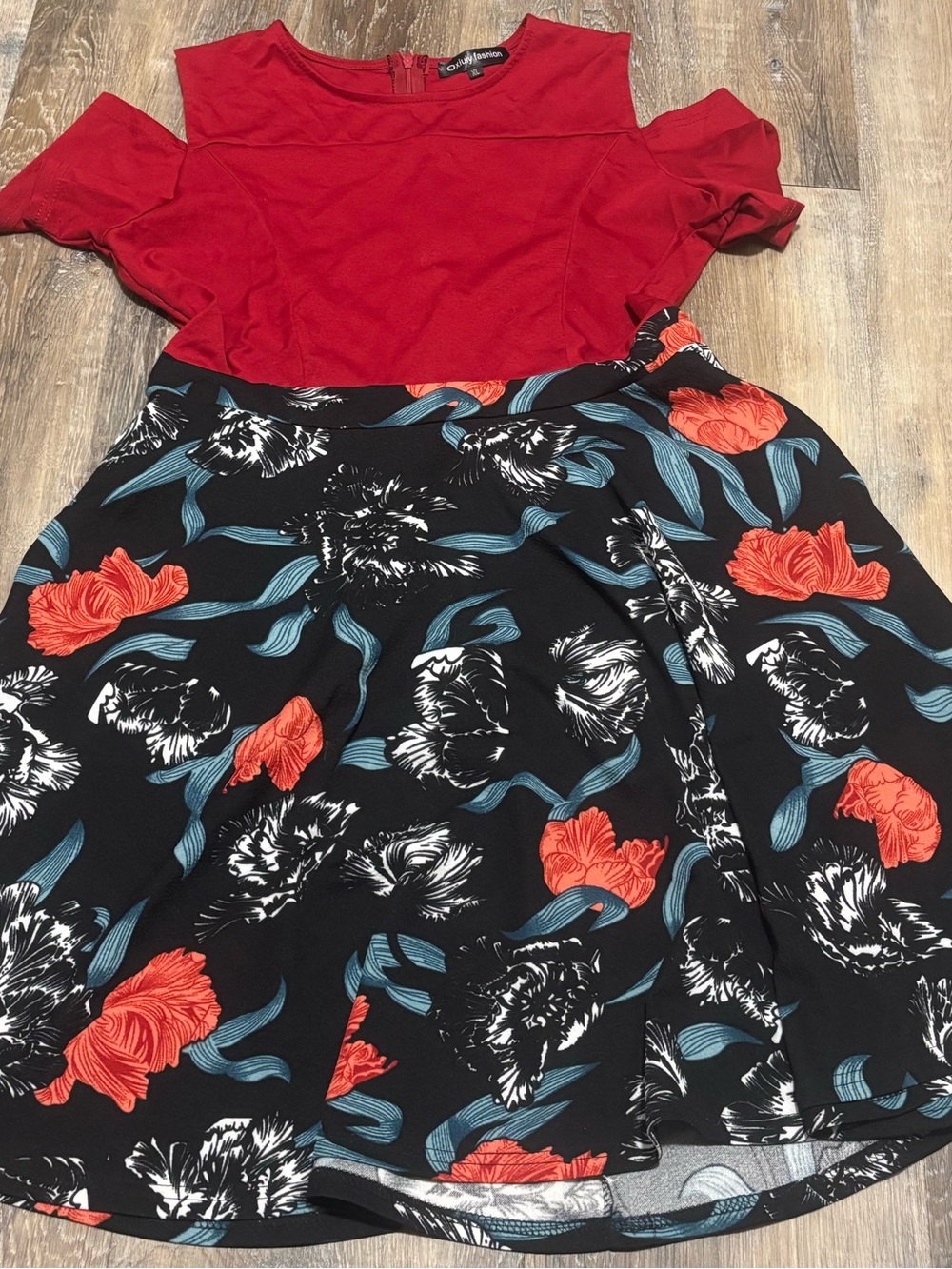 Oxiuly Red Cold-Shoulder Top with Black Floral Skater Skirt